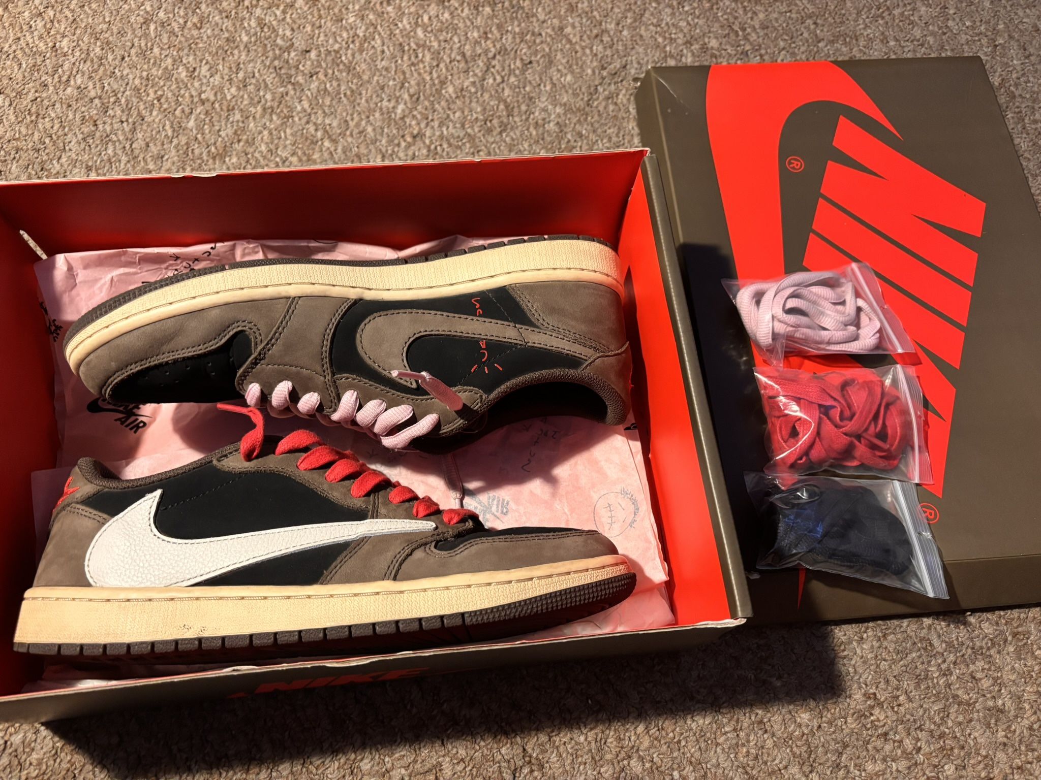 travis scott mocha jordan 1 low (trades)