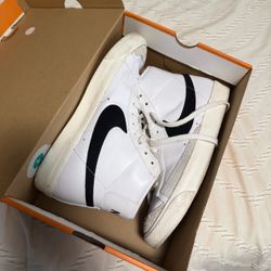 Nike Blazer Mid ‘77 size 11