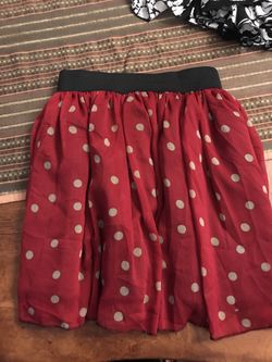 Girls skirt fits size 10 - $5