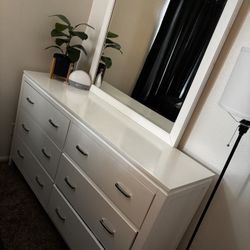 Dresser W/mirror