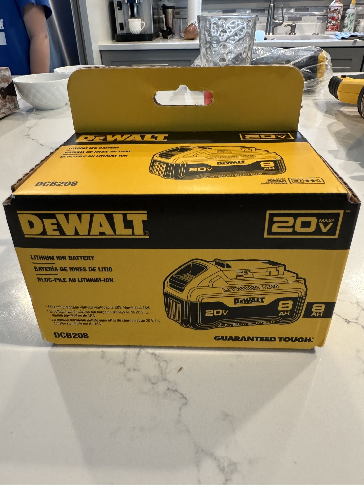 DEWALT 20 -Volt 1 -Pack Lithium-ion ( 8 Ah Battery ) BRAND NEW 2025