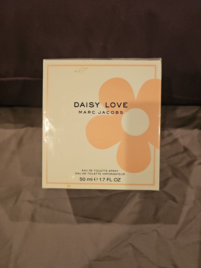 Marc Jacob's Daisy Love