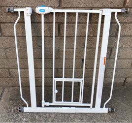 39 Inch Tall  White Metal Pet Children Gate W/Hardware