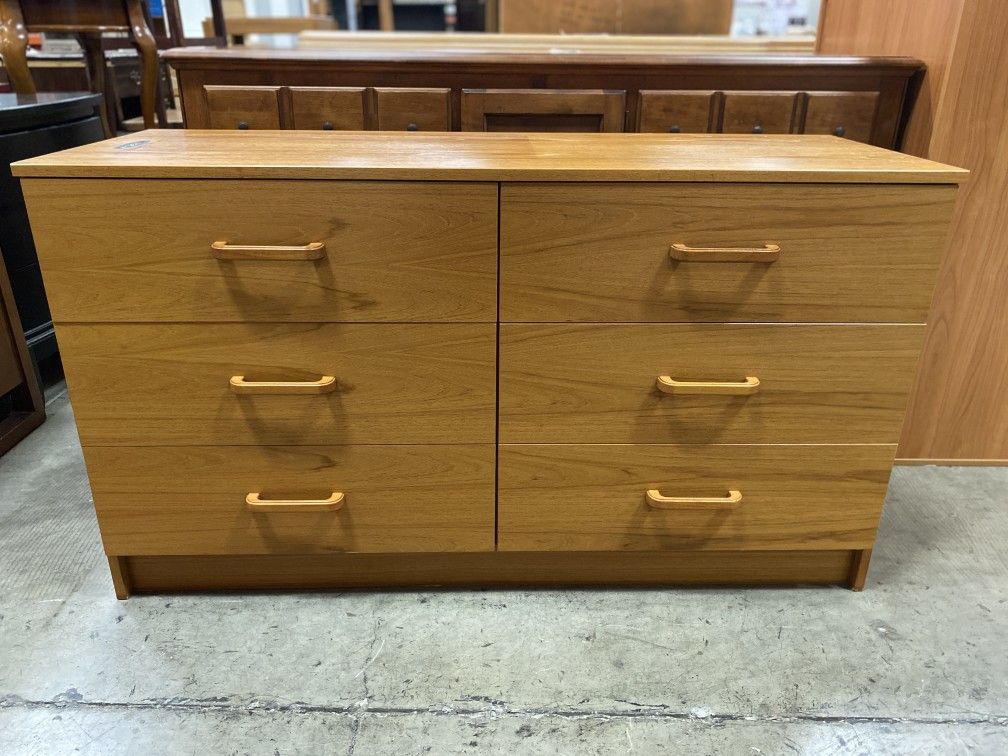 Apricot Wood Handled 6 Drawer Dresser
