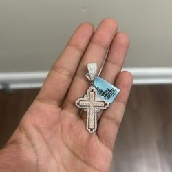 💎 Cross Pendants – Iced Out / Buss Down Moissanite