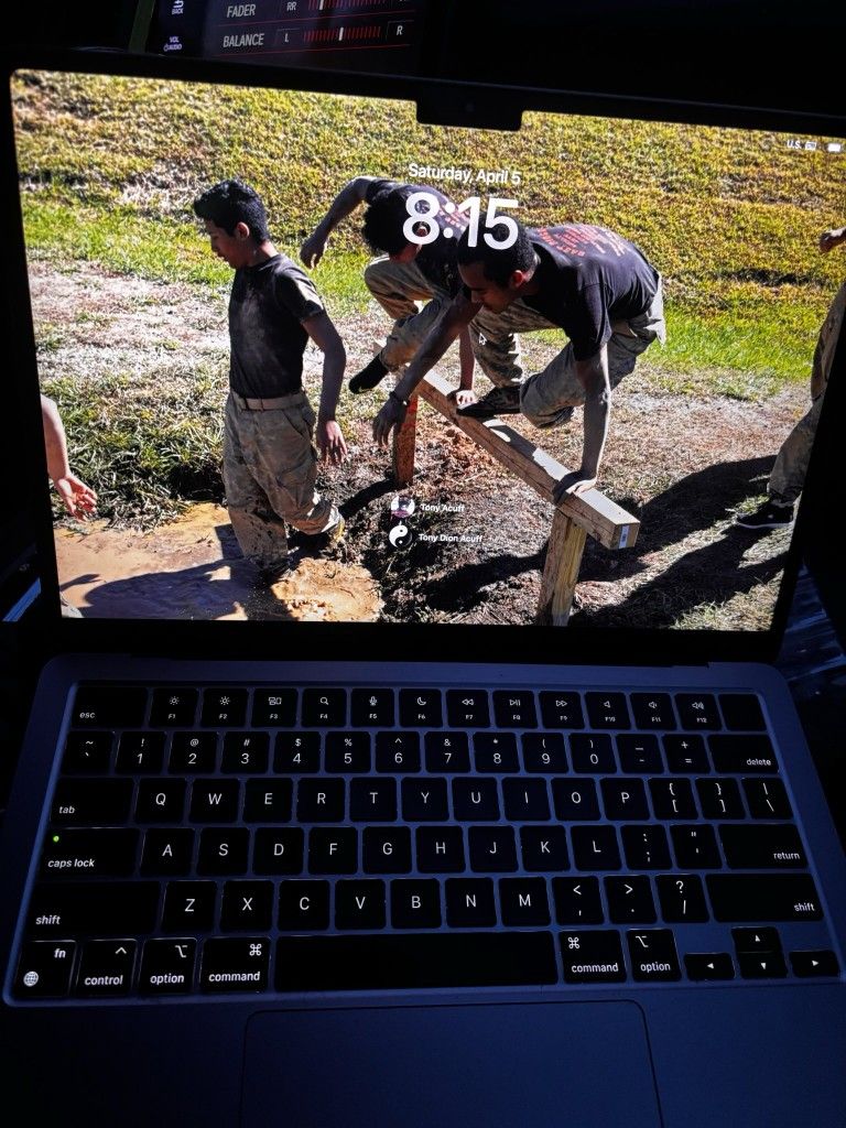 13.3 Inch M3 Macbook Air 8gb Ram 256gb SSD