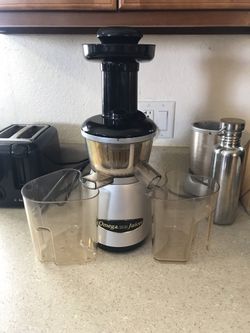 Omega VRT350 Vertical Low Speed Juicer, 150-Watt