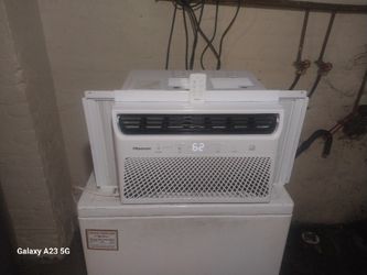 Air Conditioner Hanseses 8,000 BTU With Remote (Smart WiFi Like New)