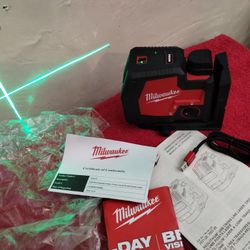 Milwaukee USB Charger Láser $$250