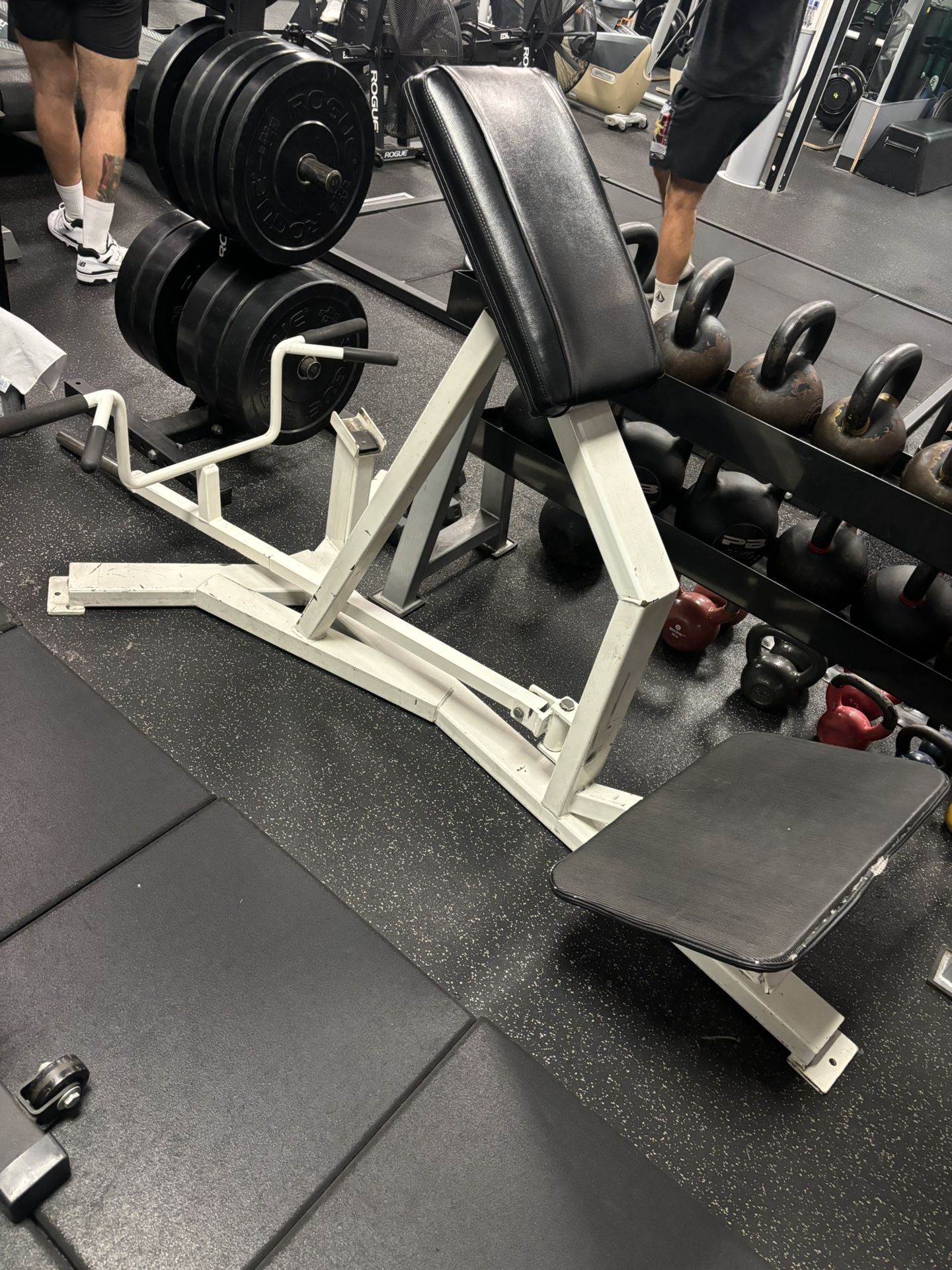 T Bar Row Machine Holds 4 Plates