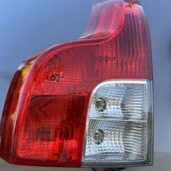 2008 Volvo XC 90 Driver Side Read Brake Light Lower Assembly 