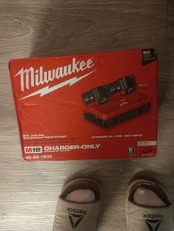Milwaukee double charger -new