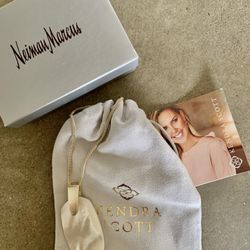 NWT! Kendra Scott Inez 14k Gold Pendant 