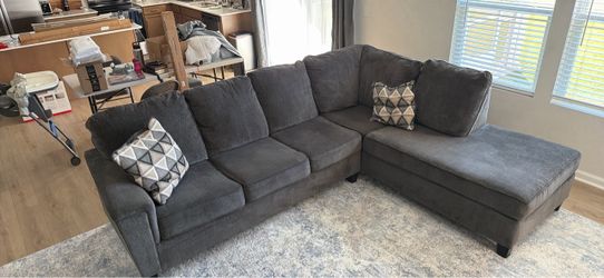 Ashley 2-piece sectional