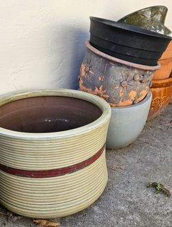 Lot (>30) of Assorted Plant Pots