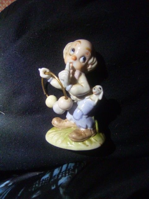 Porcelain Vintage Art