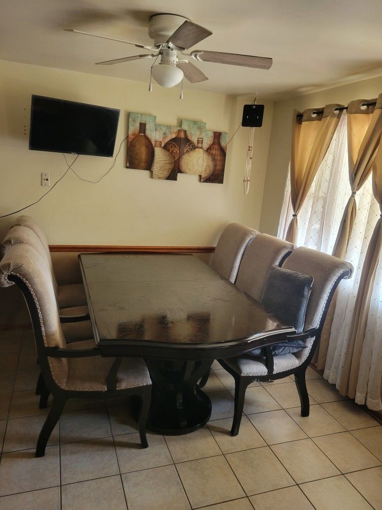 Elegant Kitchen Table W/ 6 Chairs for Sale in Homewood, IL OfferUp