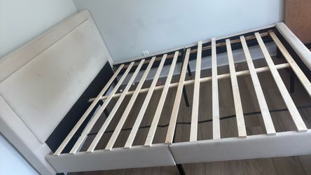Queen bed