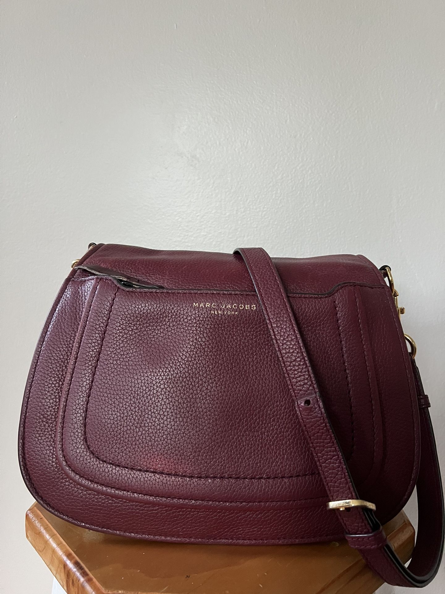Marc Jacobs Empire City Messenger bag Burgundy Color