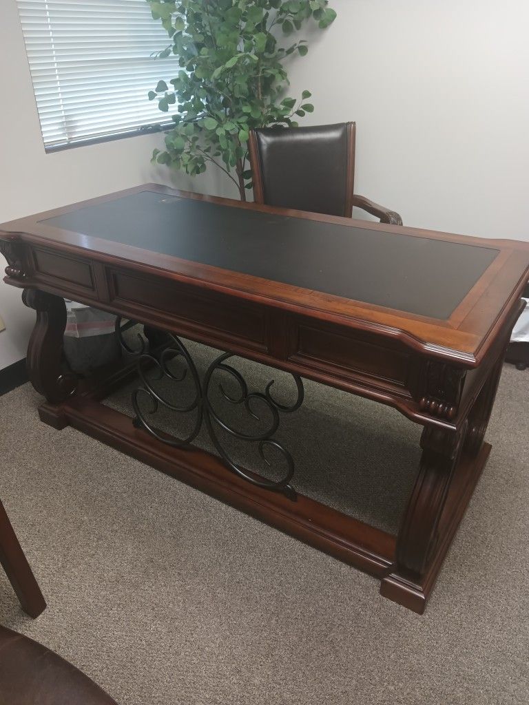 Office Desk And Chairs