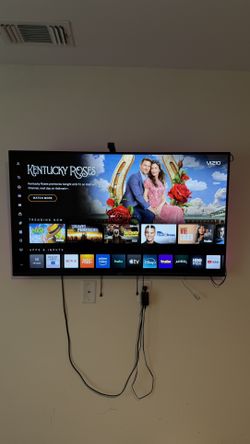 50’ VIZIO & GOVEE LIGHTS