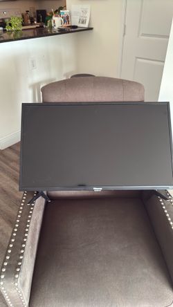 TV Roku 32”. (contact info removed)