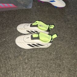 kids soccer cleats size 11k clean