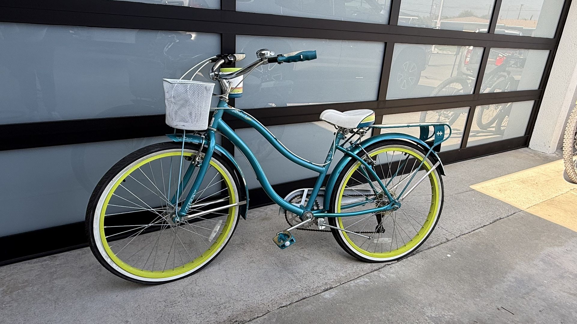 Huffy Delmar 26” Women’s Cruiser Bike