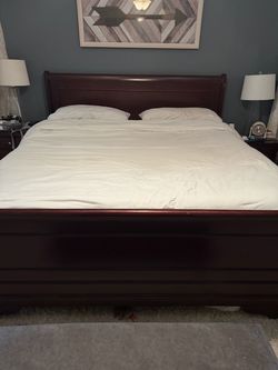 King Size Sleigh Bed – Solid & Beautiful