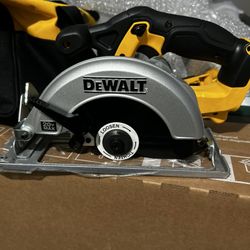 DeWalt 20v Max Saw