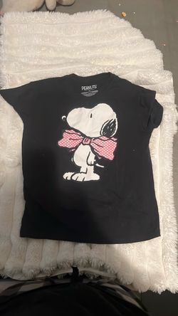 Black peanut t shirt
