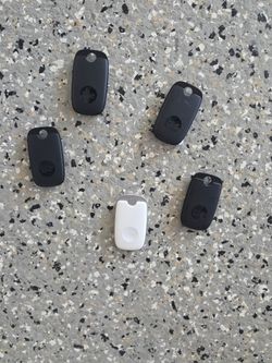 Tile Pro 2022 Tracker (5-pack)