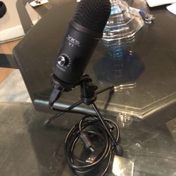 Podcast microphone VSK – V 1   $20