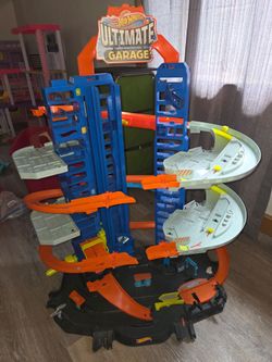 Hot Wheels Ultimate Garage Playset