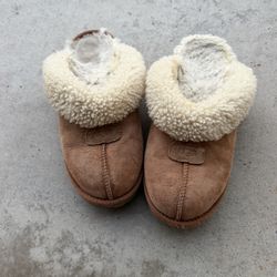 Used Ugg Slippers Women’s Size 9