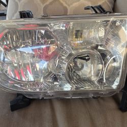 2007-2013 Toyota Tundra Halogen Right Side Headlight Assembly OEM