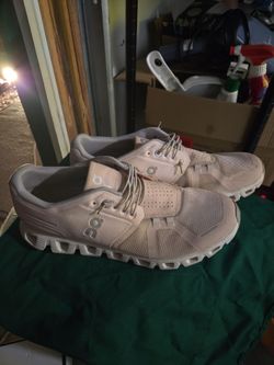 On Cloud Running Sneakers