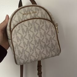Micheal Kors Cross Body