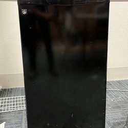 Mini Fridges For Sale! Price Is $70 For Large And $60 For Small 