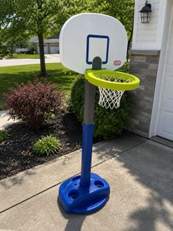🏀Little tikes basketball hook/ Great condition