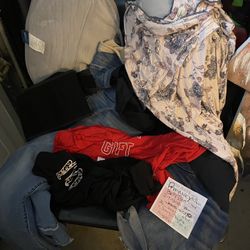 Maternity Clothing And Pillow 