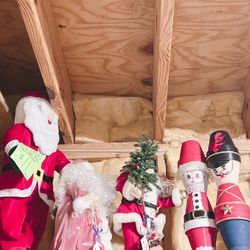 Antique Santa Collection Decor