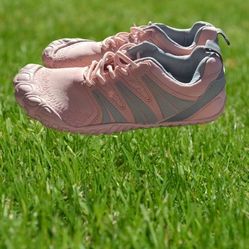 Oranginer Pink Sneakers Women's Size 10. Used In Great Condition. 