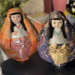 2 Japanese Dolls