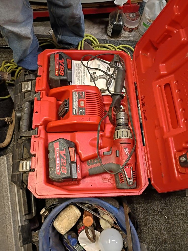 Milwaukee HAMMER DRILL