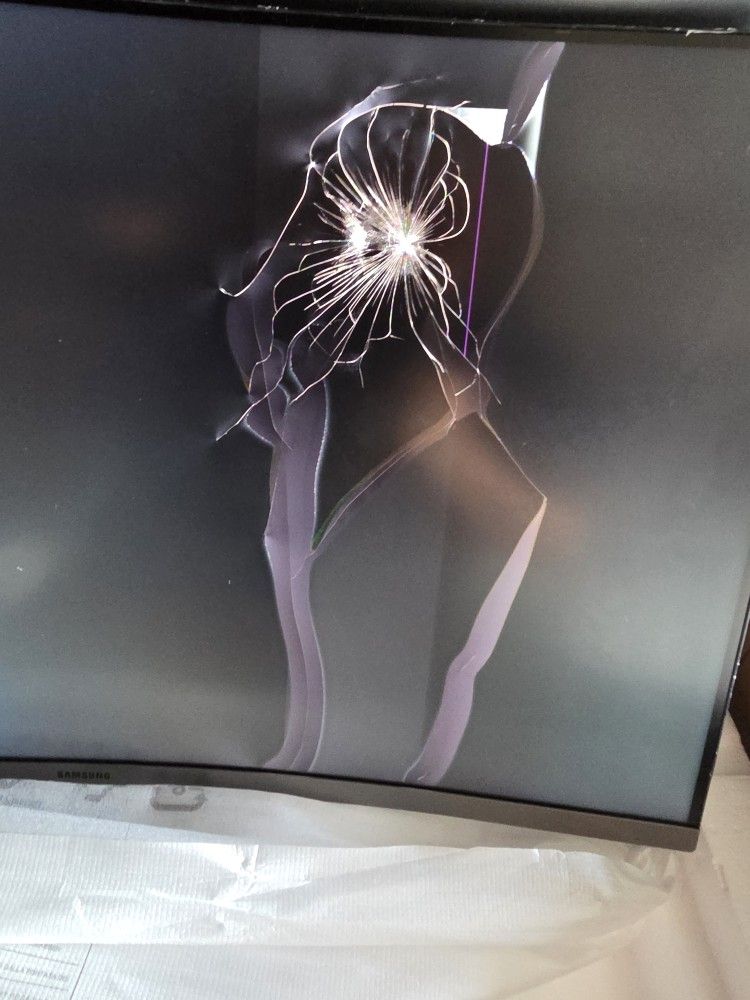 Samsung Curved 32" CR50 damaged