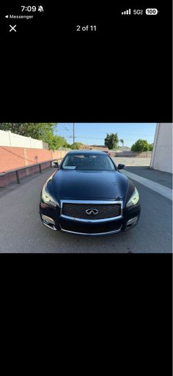 Infiniti Q70L. 3.7L