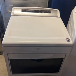 Electric dryer by Worpool excellent condition 2022