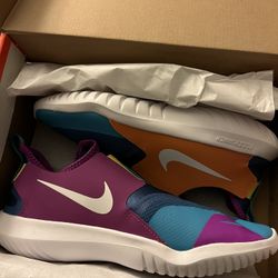 Nike Flex Runner sneakers size 7Y