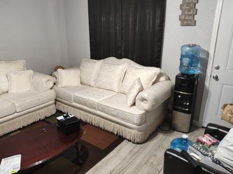 Vintage Style Couch And Loveseat
